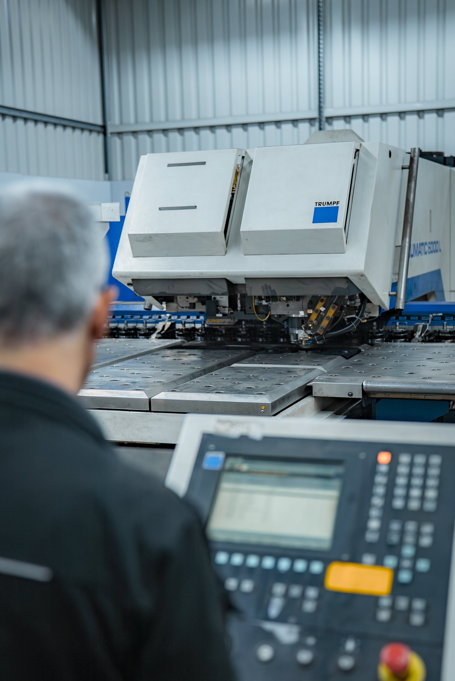 Laser/ Stanzen/ Entgraten